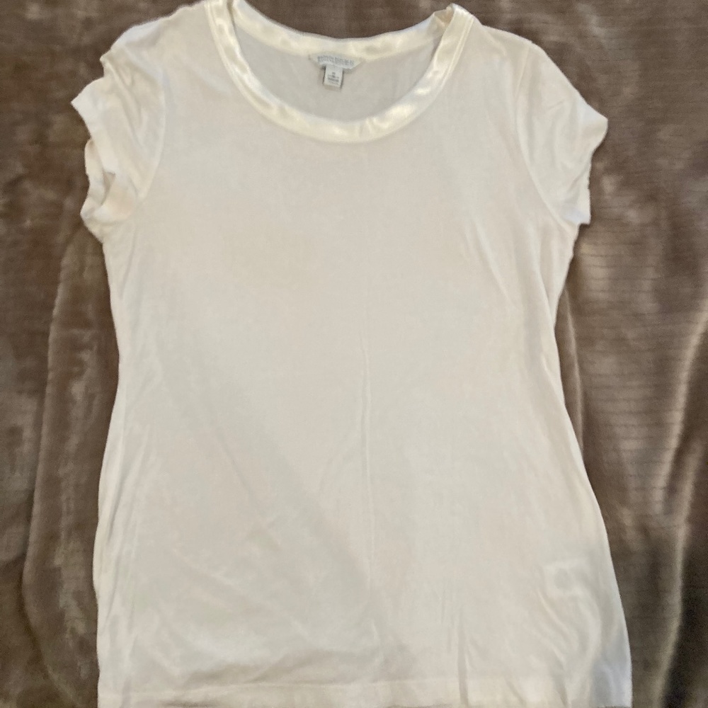 T-shirt with satin neck